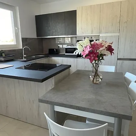 Appartement Modern Apartment, Large Backyard Marsaxlokk