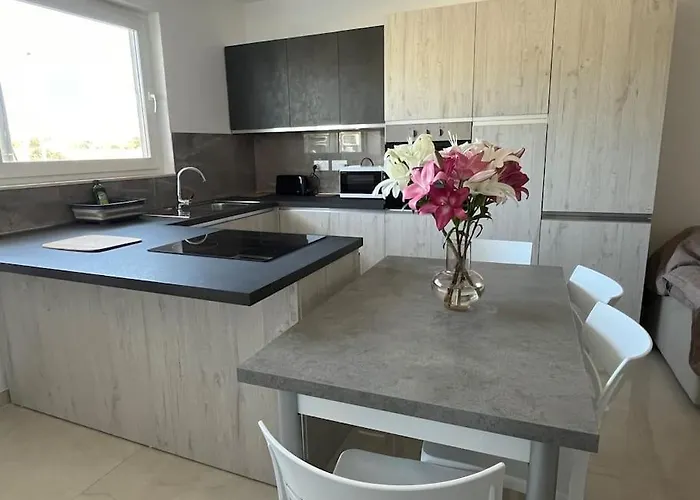 Appartement Modern Apartment, Large Backyard Marsaxlokk